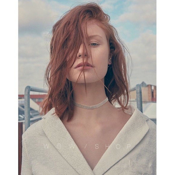 Minimalist Double Circle Stud Earrings - Picture 4 of 7